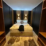 Apartmenthaus * ツォイテン