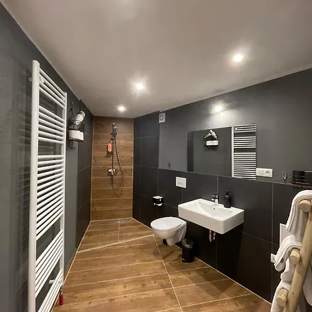 Apartmenthaus 1 شقة زيوثين
