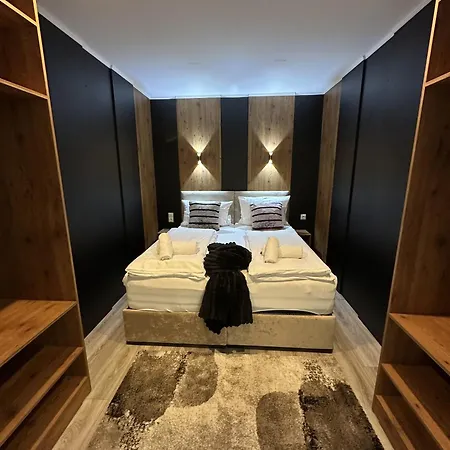 Apartmenthaus 1 *